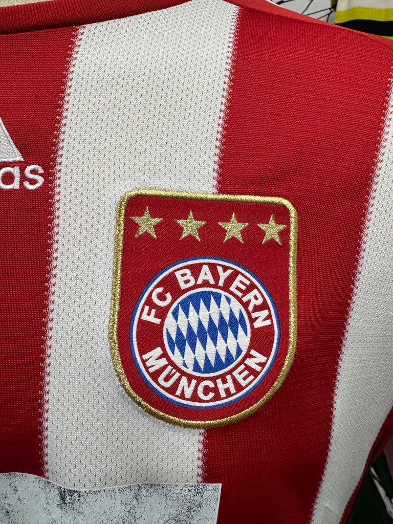 Bayern Munich 2010 Home Shirt - L