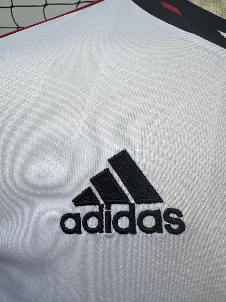 Manchester United 2022 Away - M