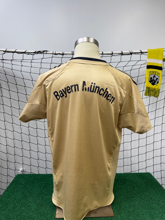 Bayern Munich 2004/05 Away | Retro Screamers