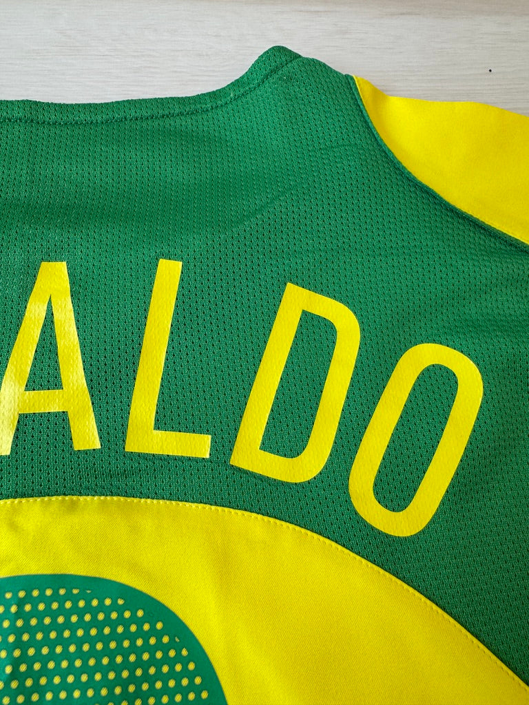 Brazil 2004 Ronaldo #9 Home Shirt - M