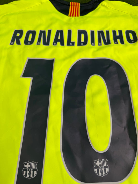 Barcelona 2006/07 Ronaldinho #10 Away | Retro Screamers