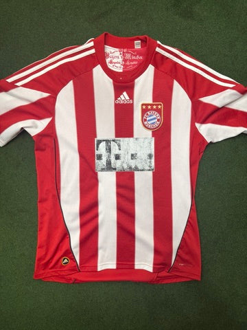 Bayern Munich 2010 Home Shirt - L
