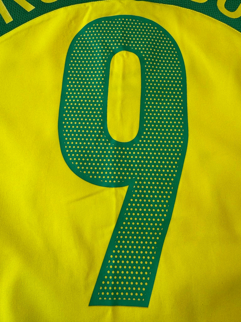Brazil 2004 Ronaldo #9 Home Shirt - M