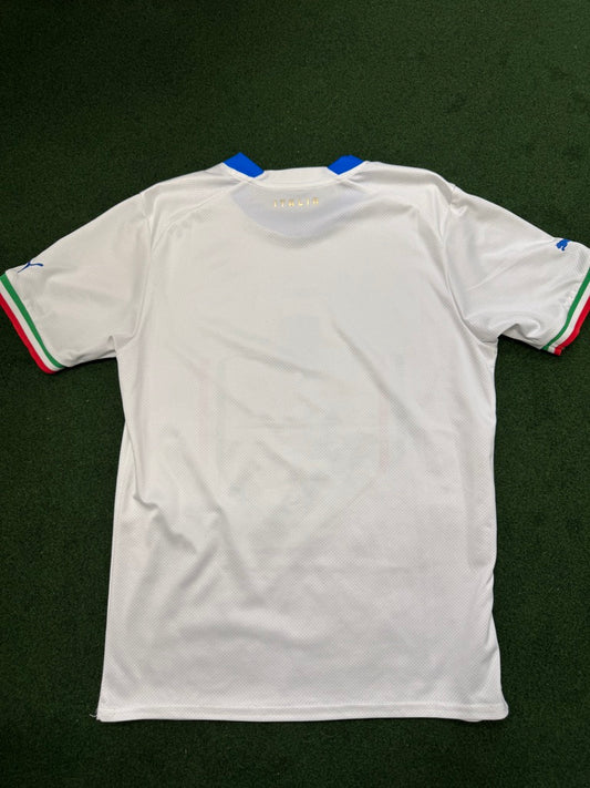 Italy 2022/23 Away Shirt | Retro Screamers