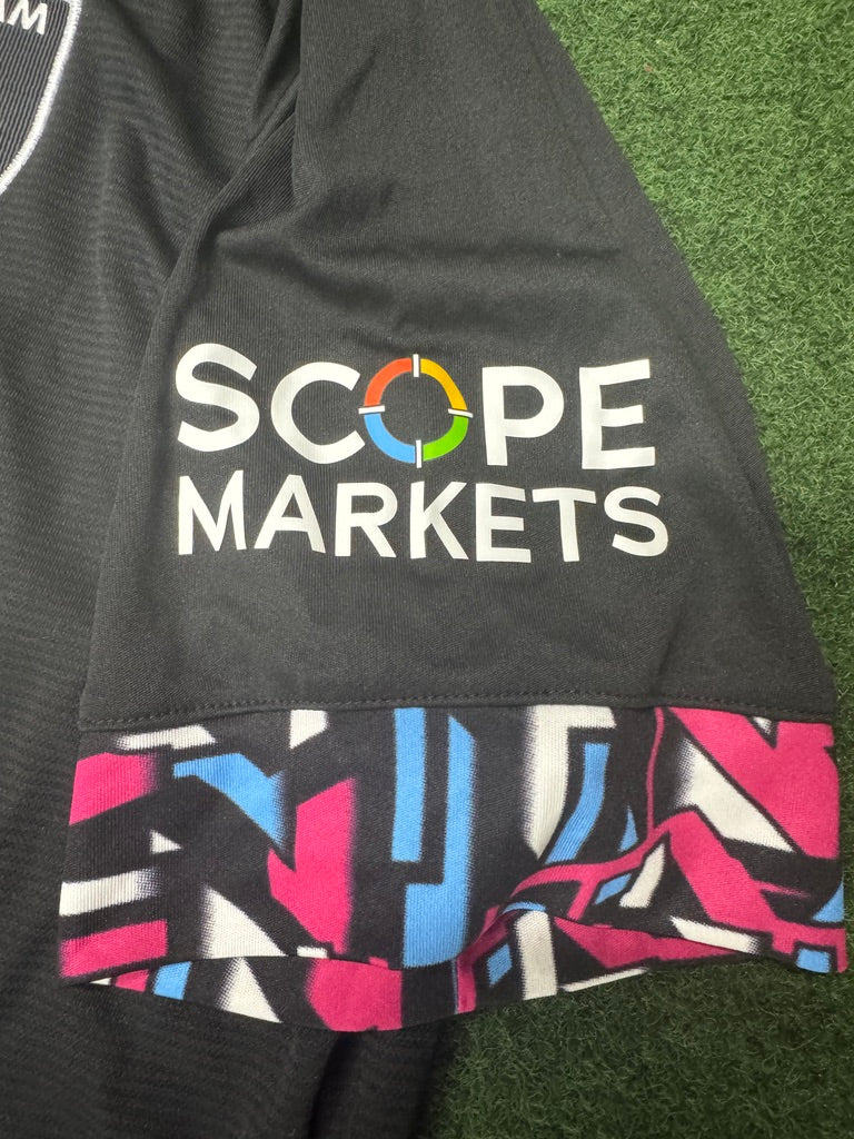 West Ham United 2022 Away Shirt - L