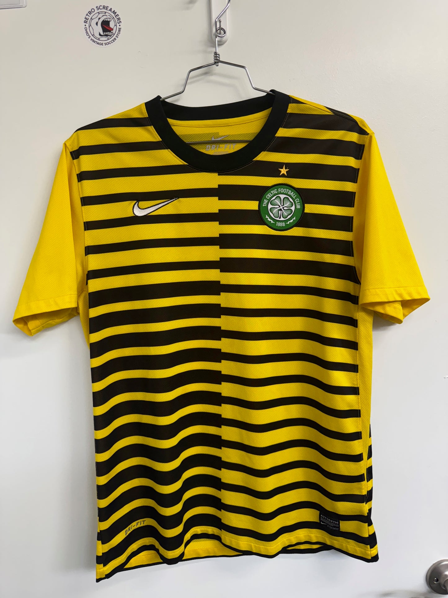 Celtic 2020 Away Shirt - L