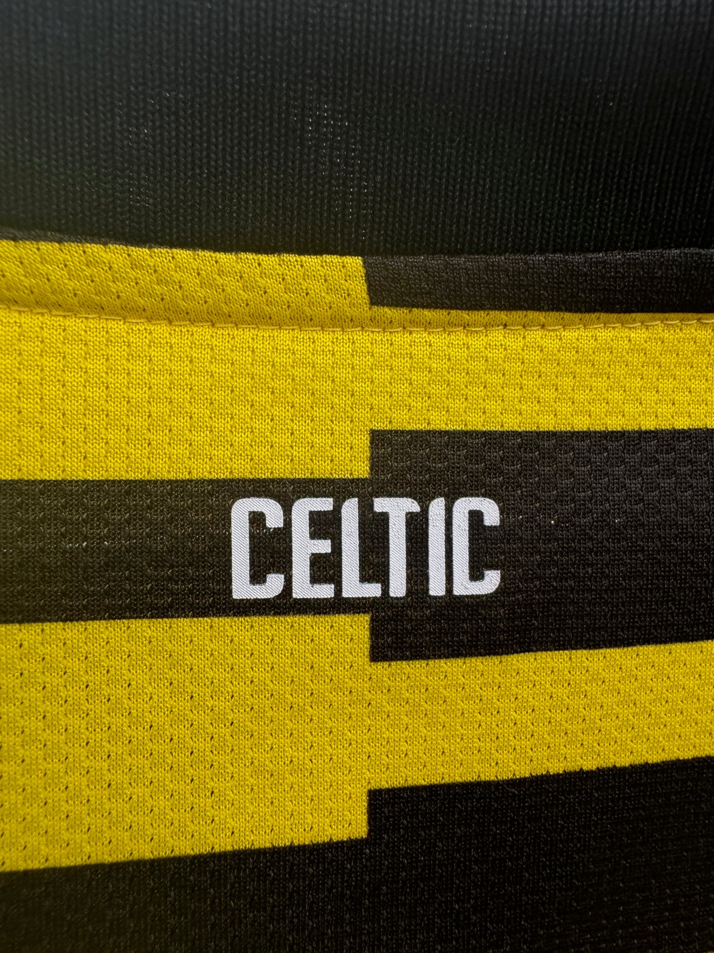 Celtic 2020 Away Shirt - L