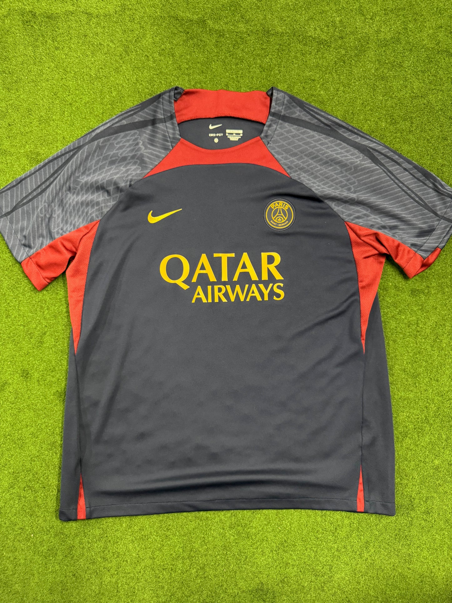 PSG 2023 Training Shirt - XL