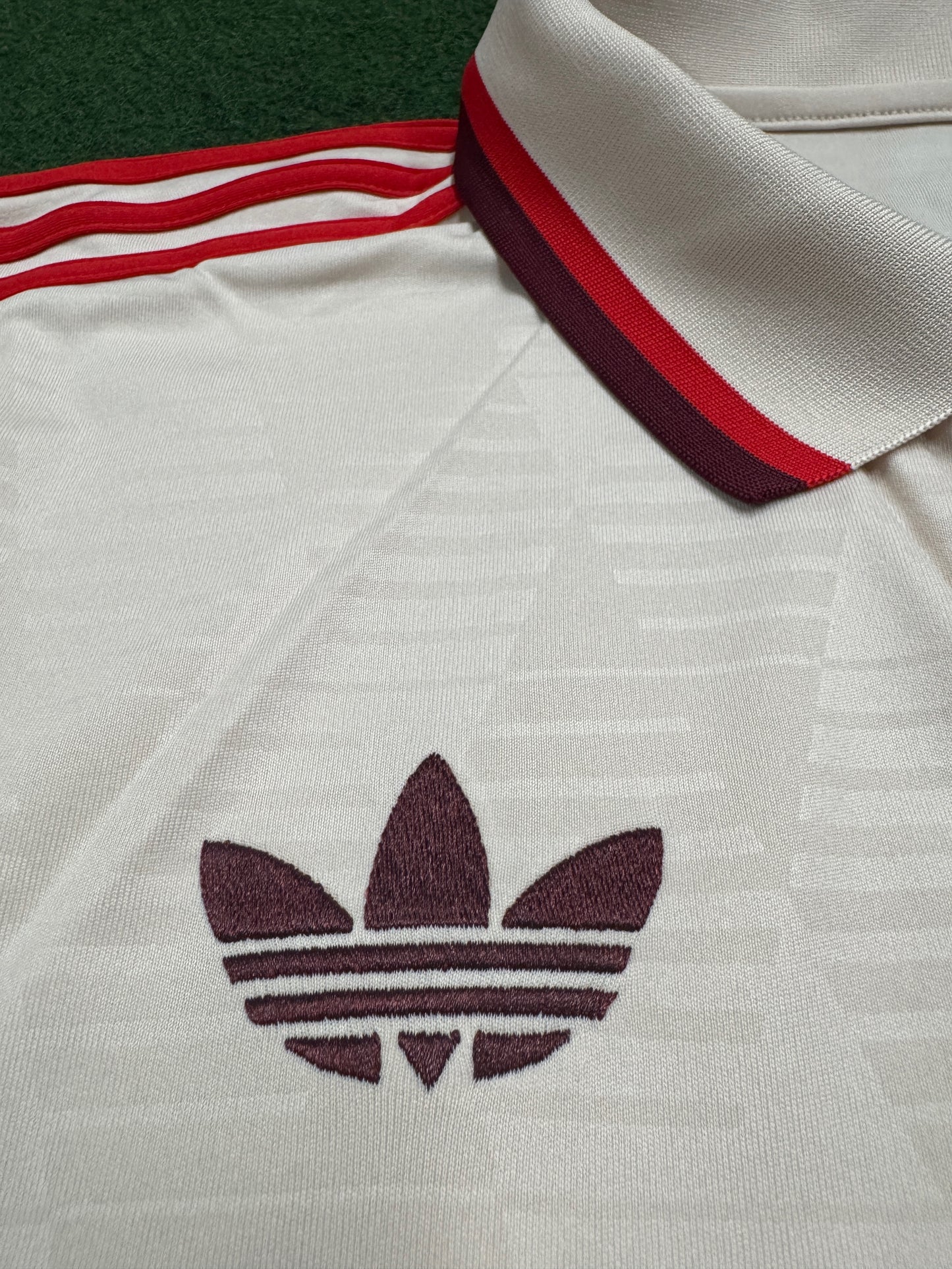 Bayern Munich 2024 Away Shirt - L