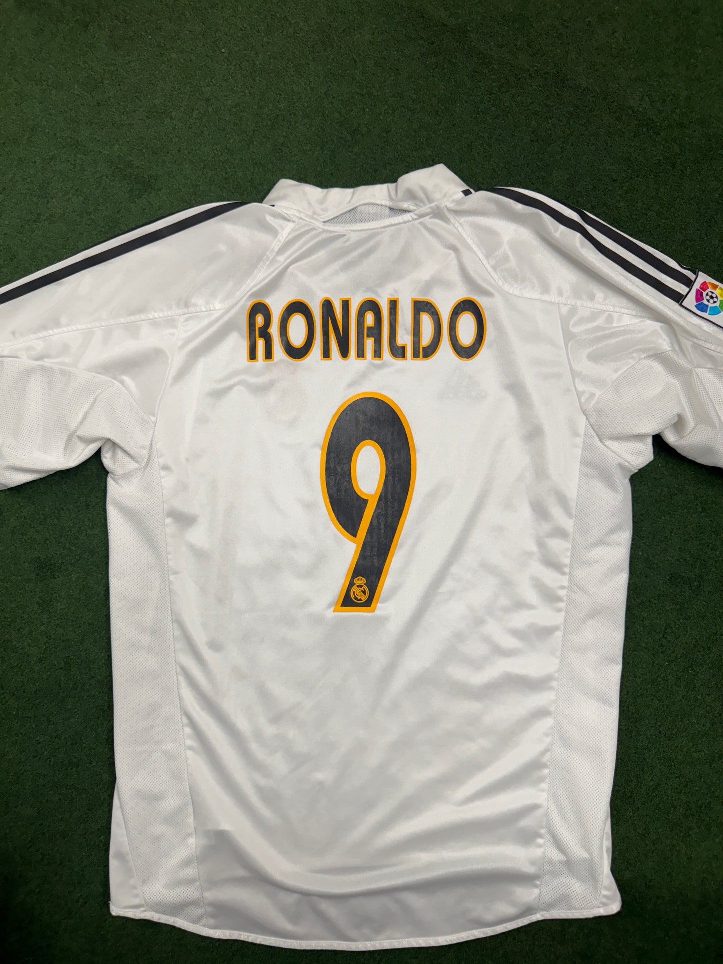 Real Madrid 2004 Ronaldo #9 Home Shirt - L