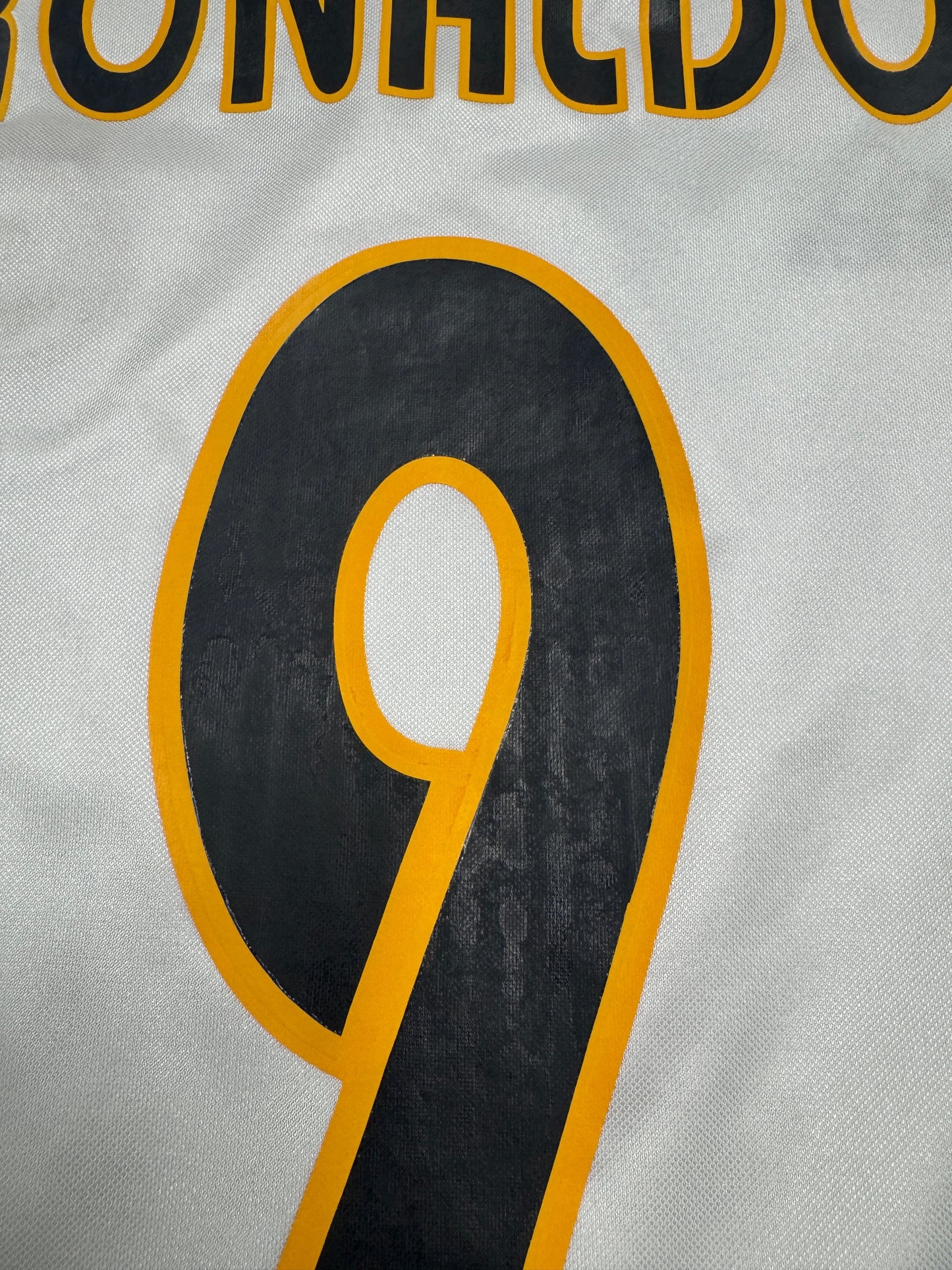 Real Madrid 2004 Ronaldo #9 Home Shirt - L