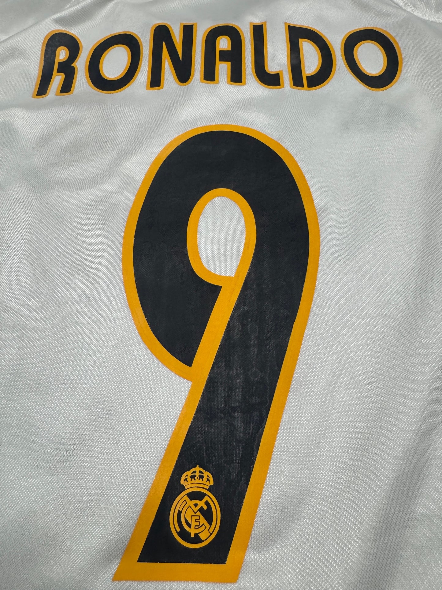 Real Madrid 2004 Ronaldo #9 Home Shirt - L