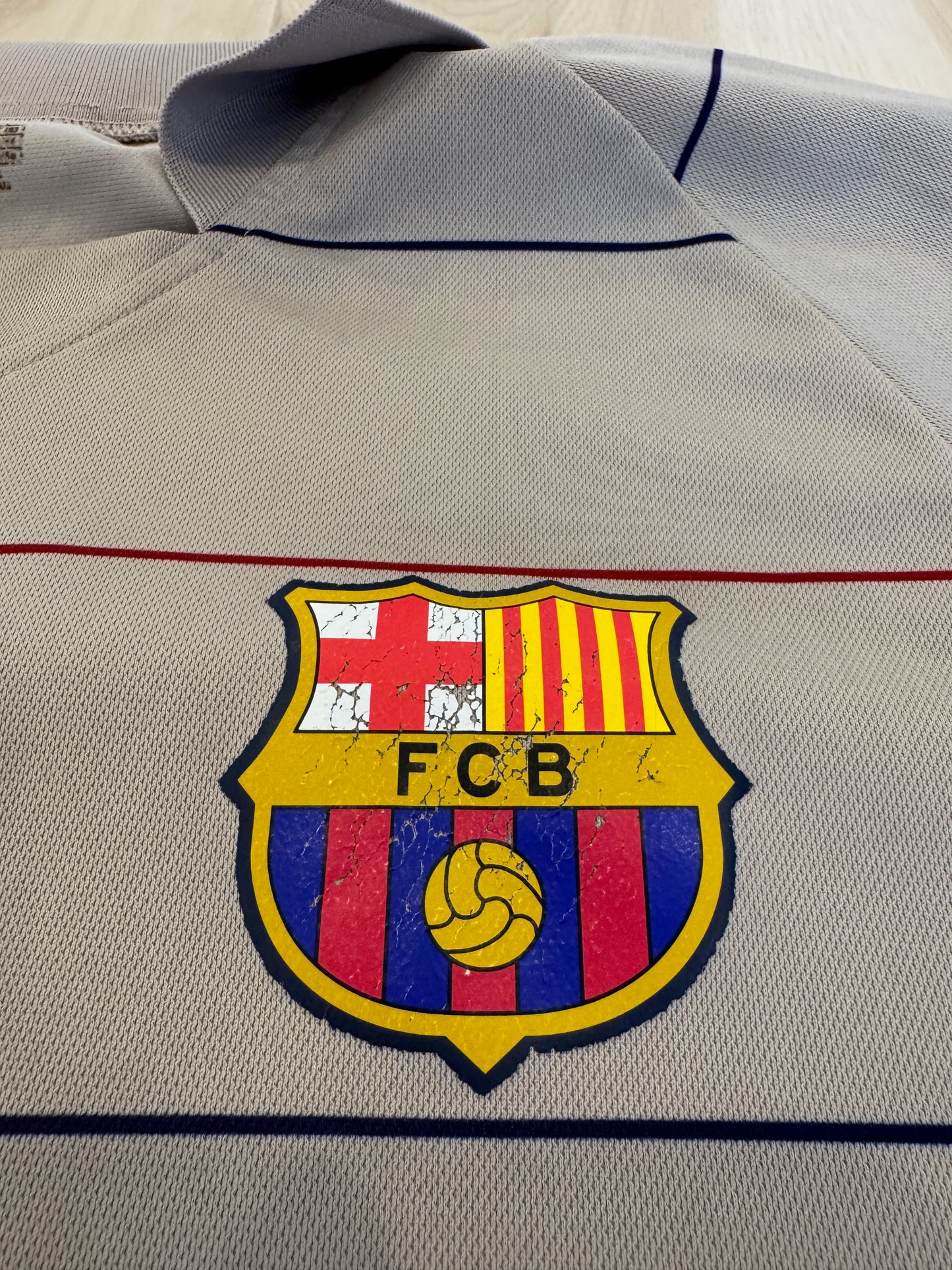Barcelona 2003 Ronaldinho #10 Away Shirt - L