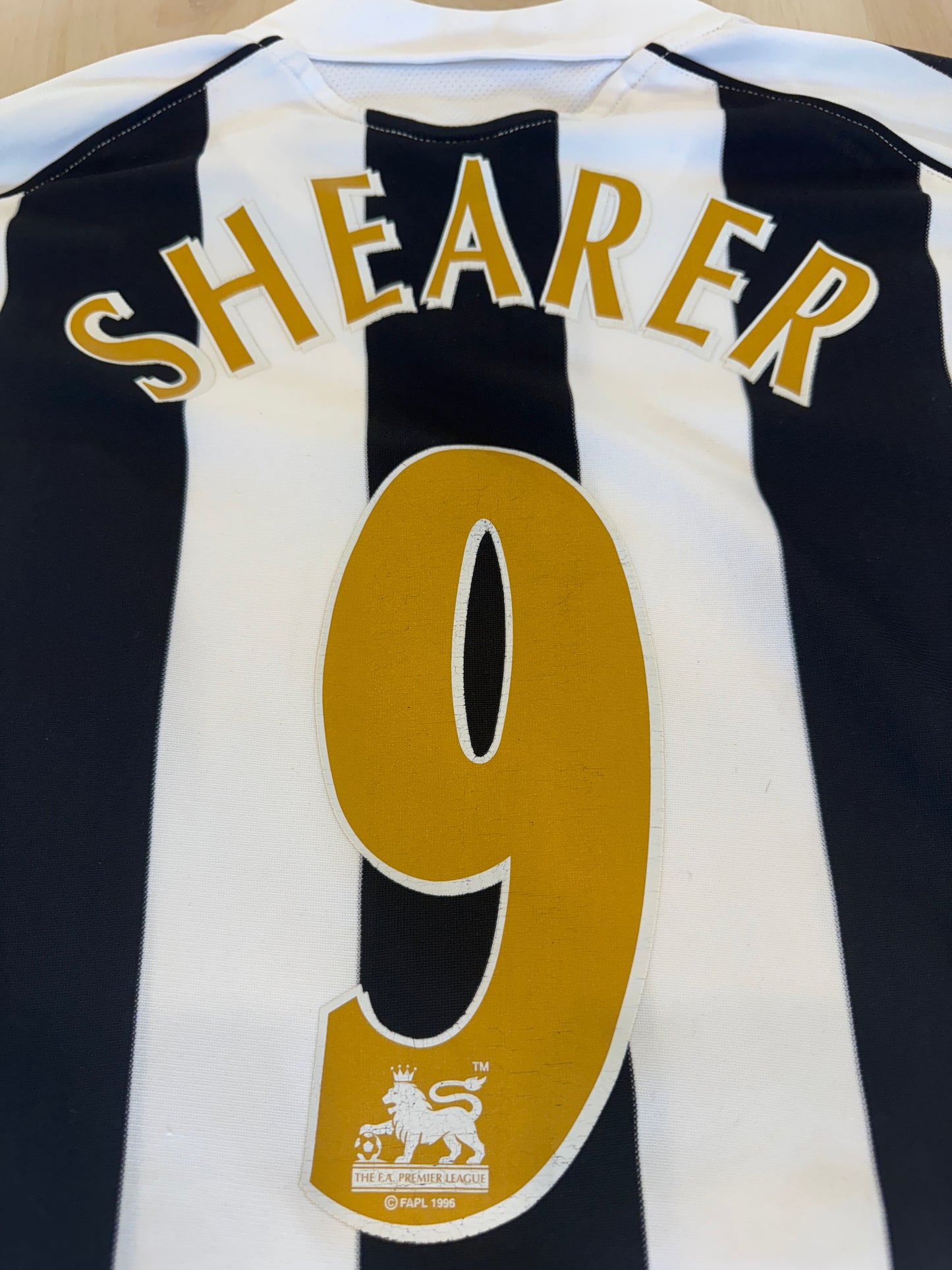 Newcastle United 2005 Shearer #9 Home Shirt - M