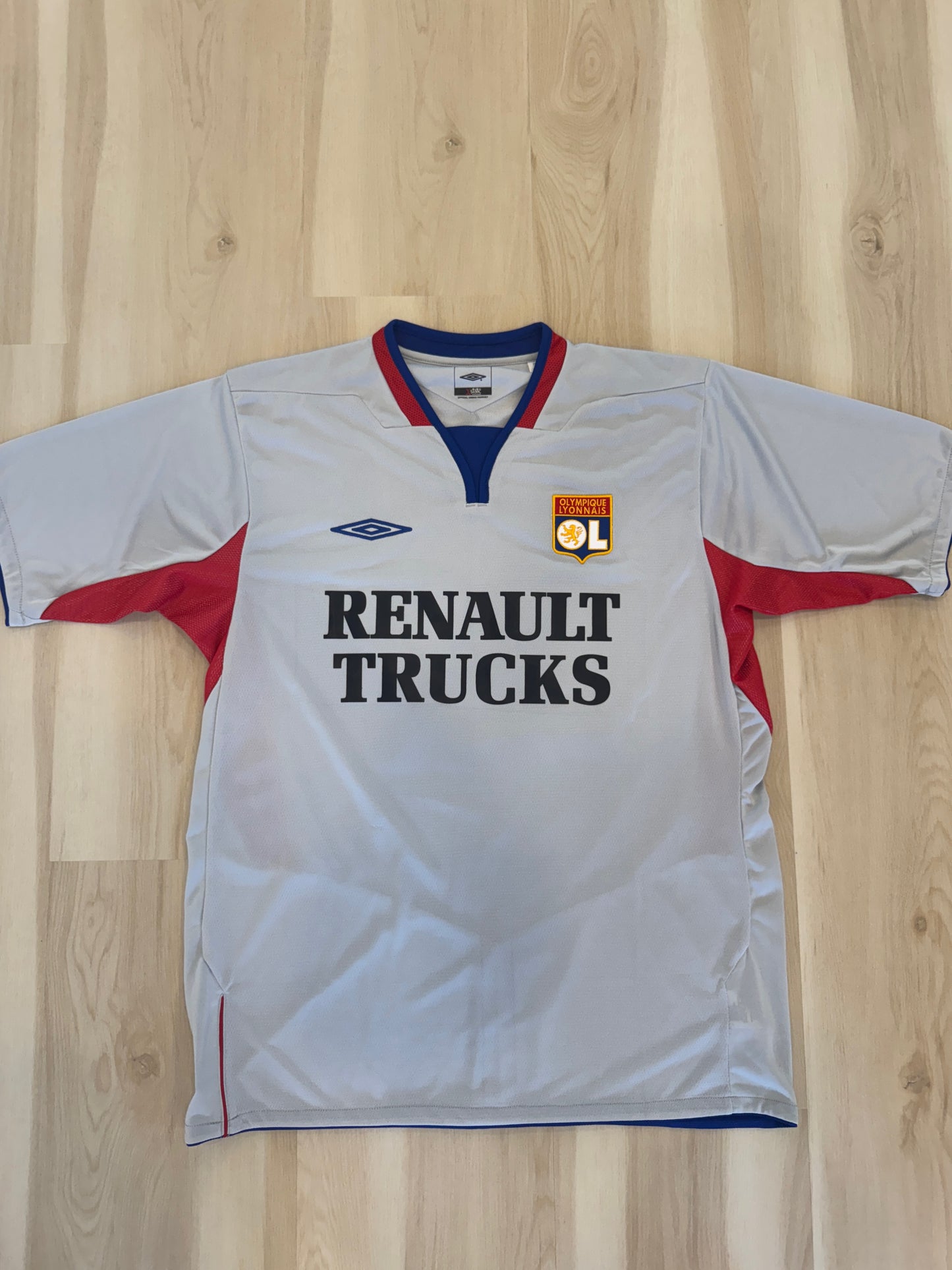 Lyon 2004 Wiltord #22 3rd Shirt - L