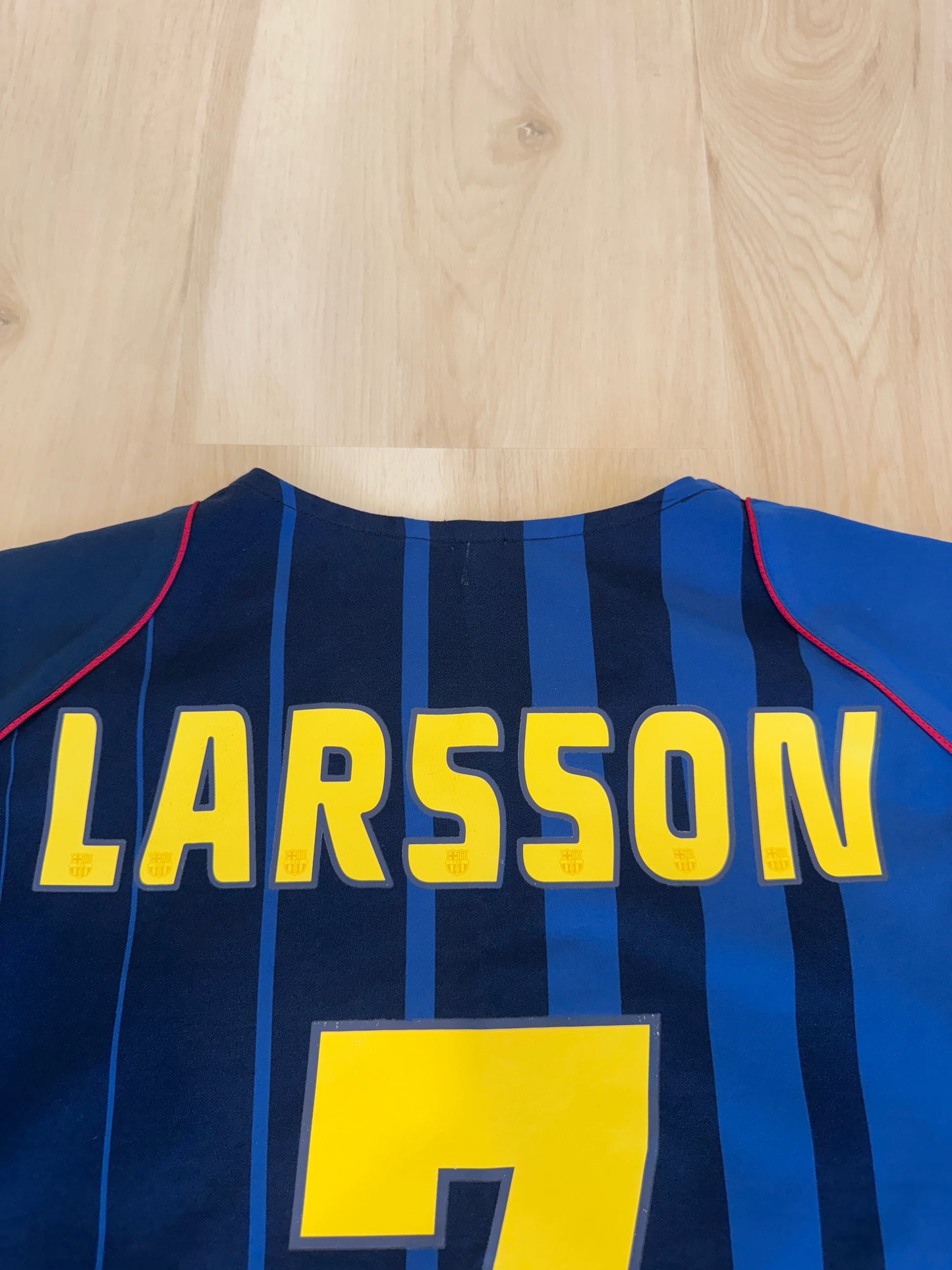 Barcelona 2004 Larsson #7 Away Shirt - L