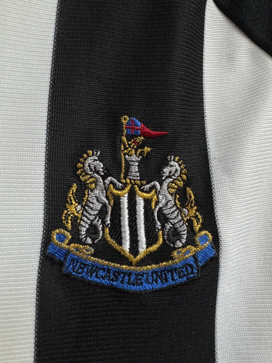 Newcastle United 2005 Home Shirt - L