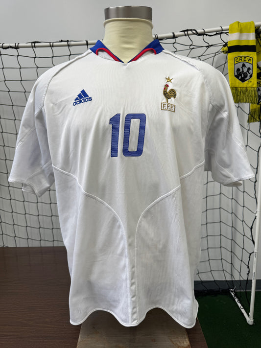 France 2004/05 Zinedine Zidane #10 Away Shirt | Retro Screamers