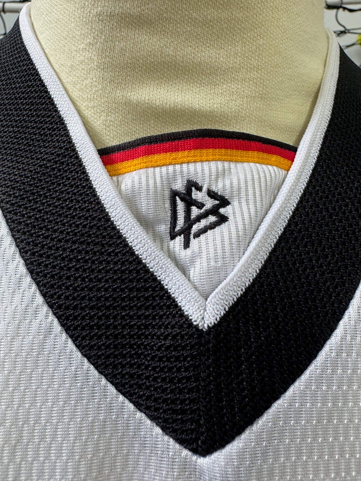Germany 1998 Home - L
