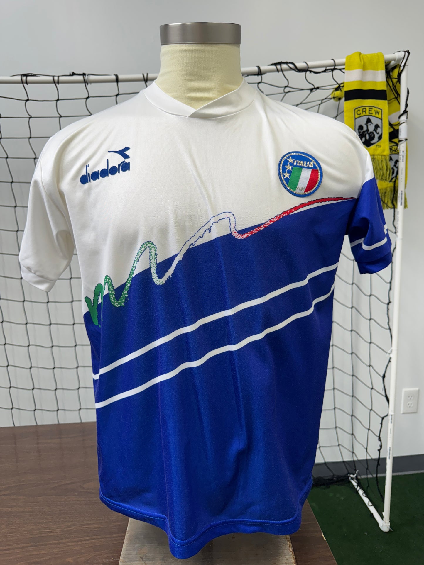 Italy 1990 Training Shirt - XL