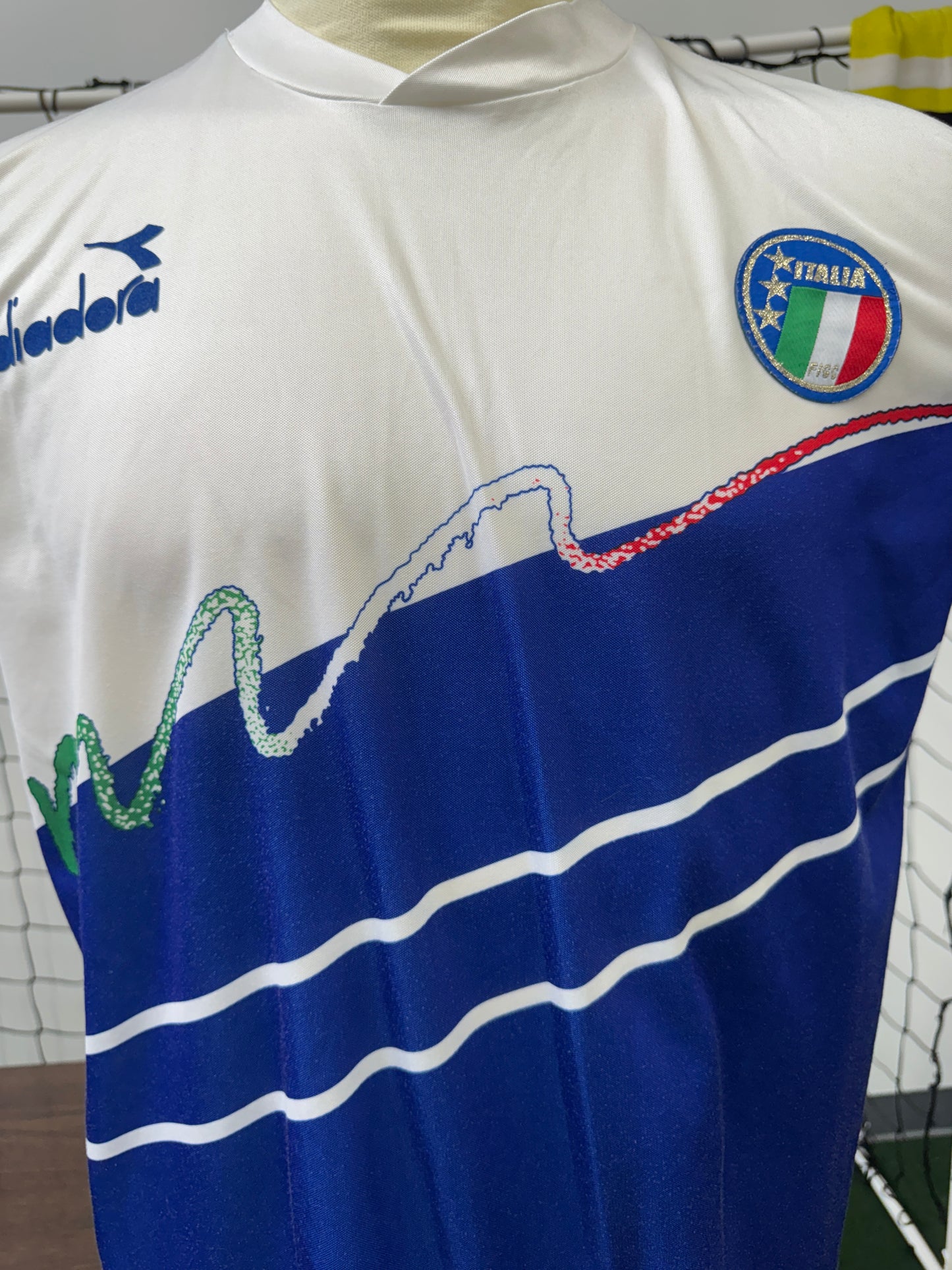 Italy 1990 Training Shirt - XL