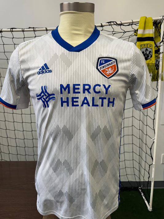 FC Cincinnati 2021 Away Shirt - M