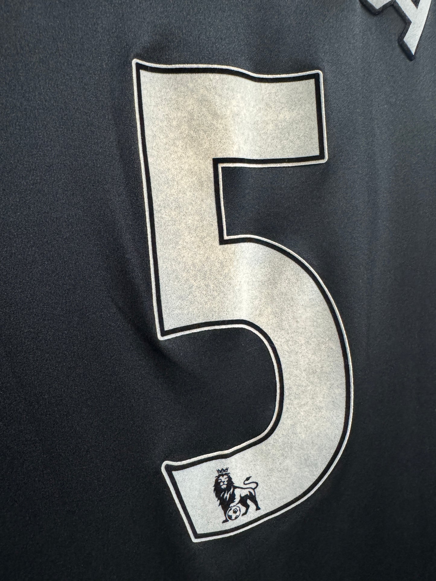 Everton 2009 Heitinga #5 Away Shirt - L