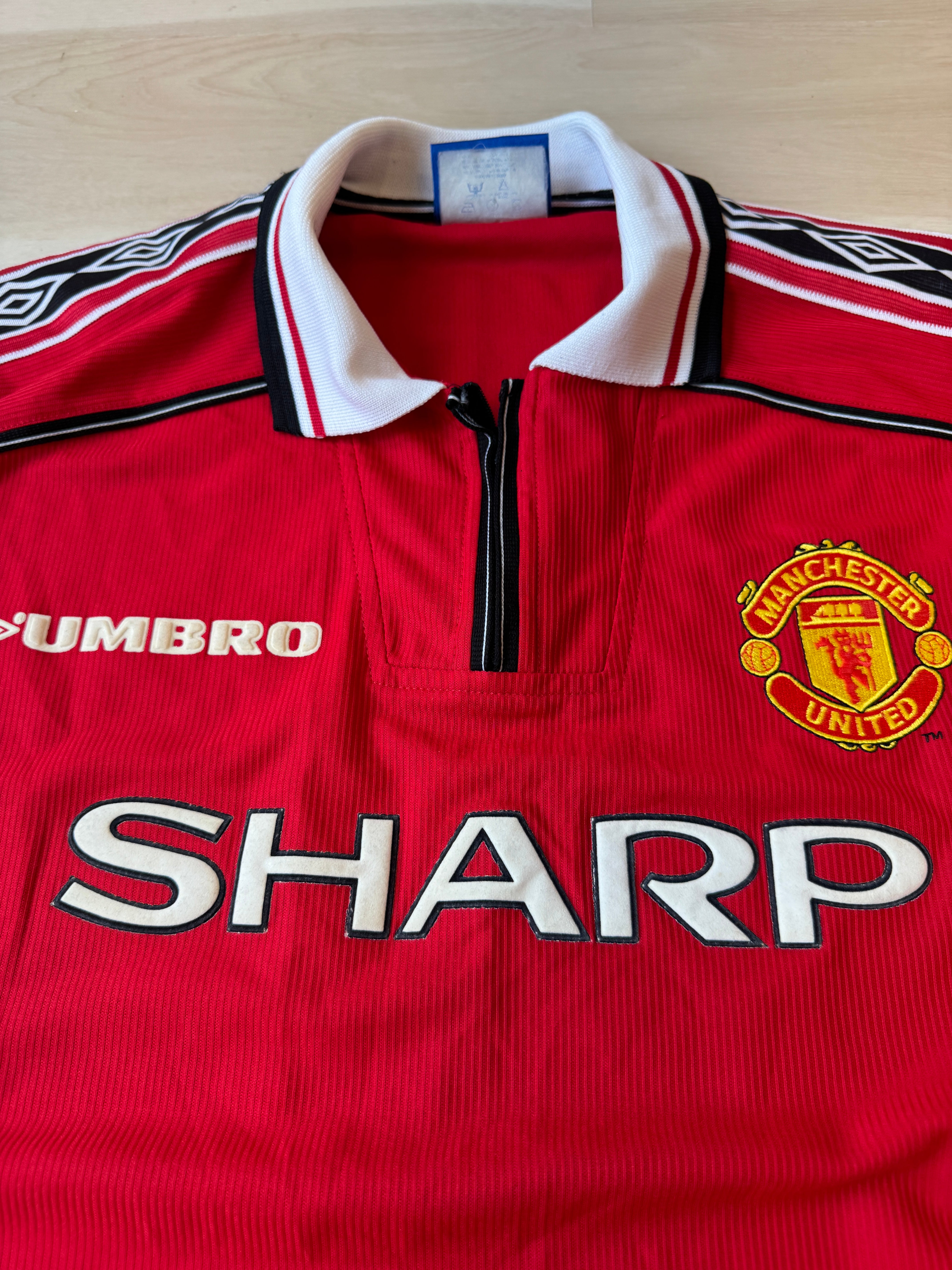 Manchester United 1998/00 David Beckham #7 Home Shirt | Retro Screamers