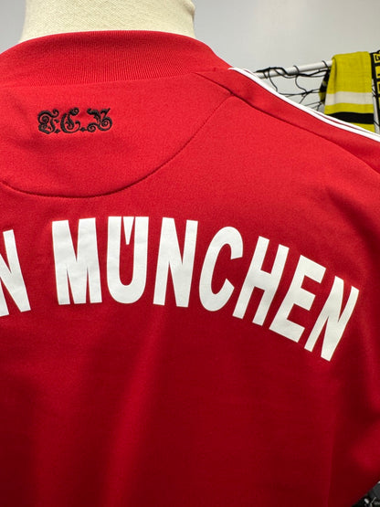 Bayern Munich 2010 Home Shirt - L