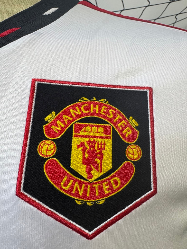 Manchester United 2022 Away - M