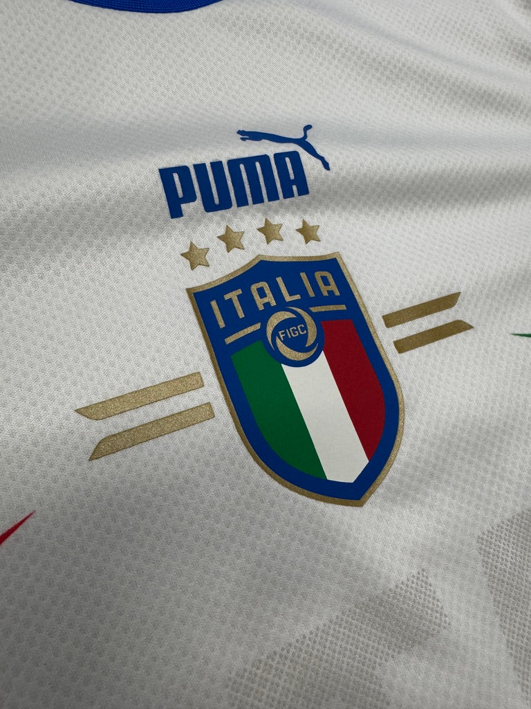 Italy 2022/23 Away Shirt | Retro Screamers