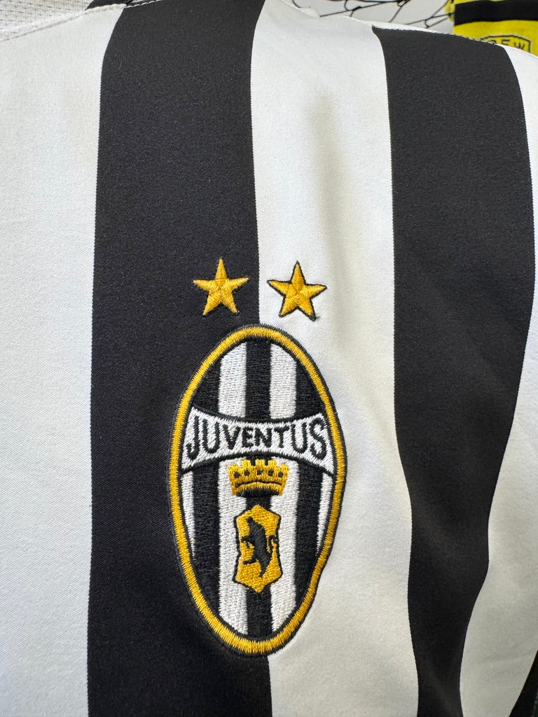 Juventus 2003/04 Home Shirt | Retro Screamers