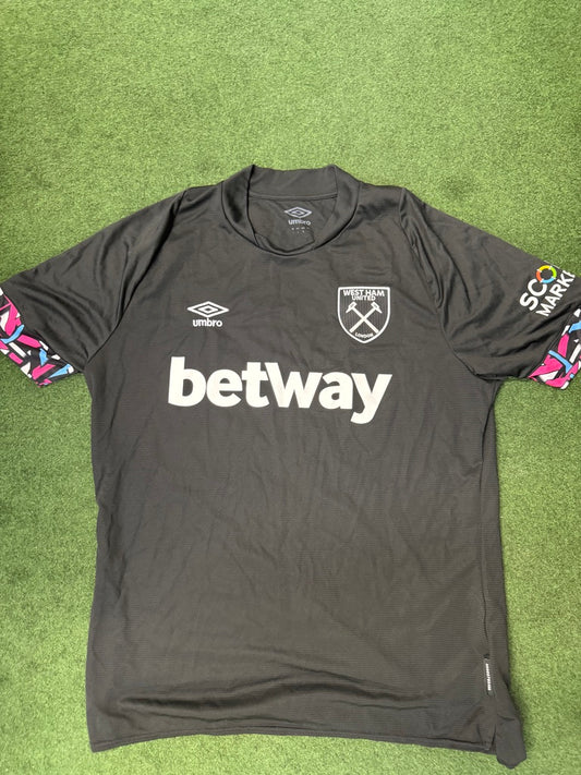West Ham United 2022 Away Shirt - L