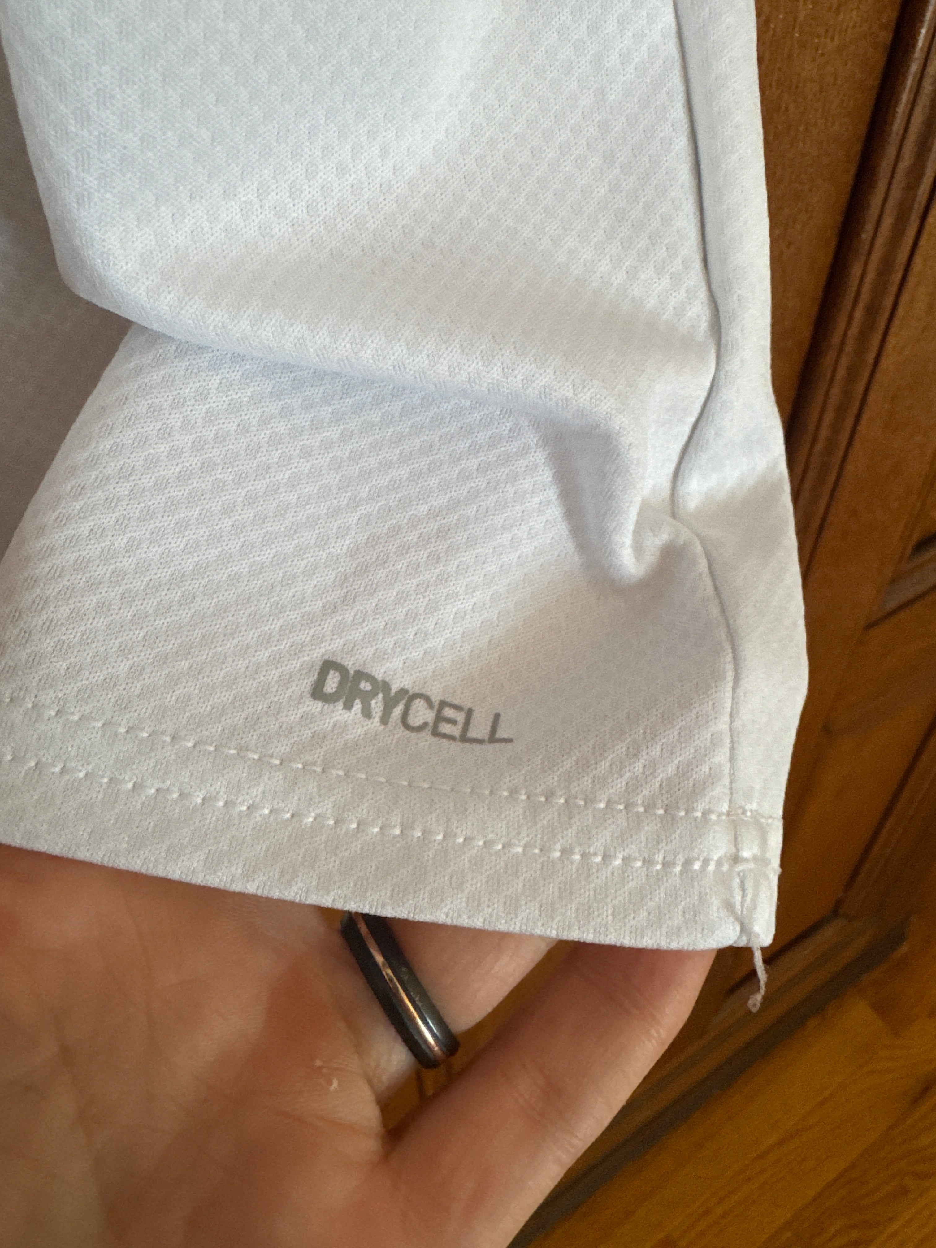 Austria 2022 Away Shirt - M