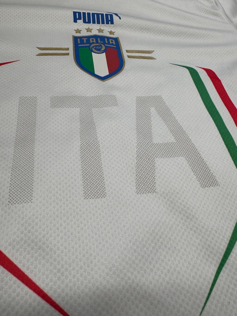 Italy 2022/23 Away Shirt | Retro Screamers