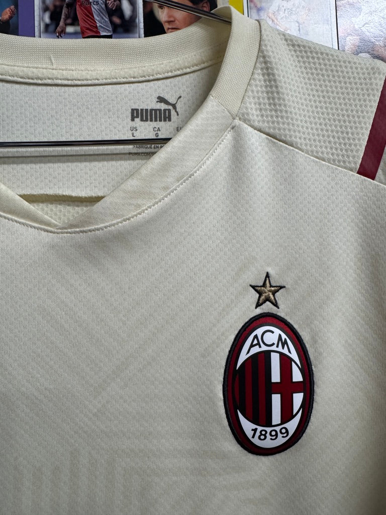 AC Milan 2021/22 Olivier Giroud #9 Away Shirt | Retro Screamers