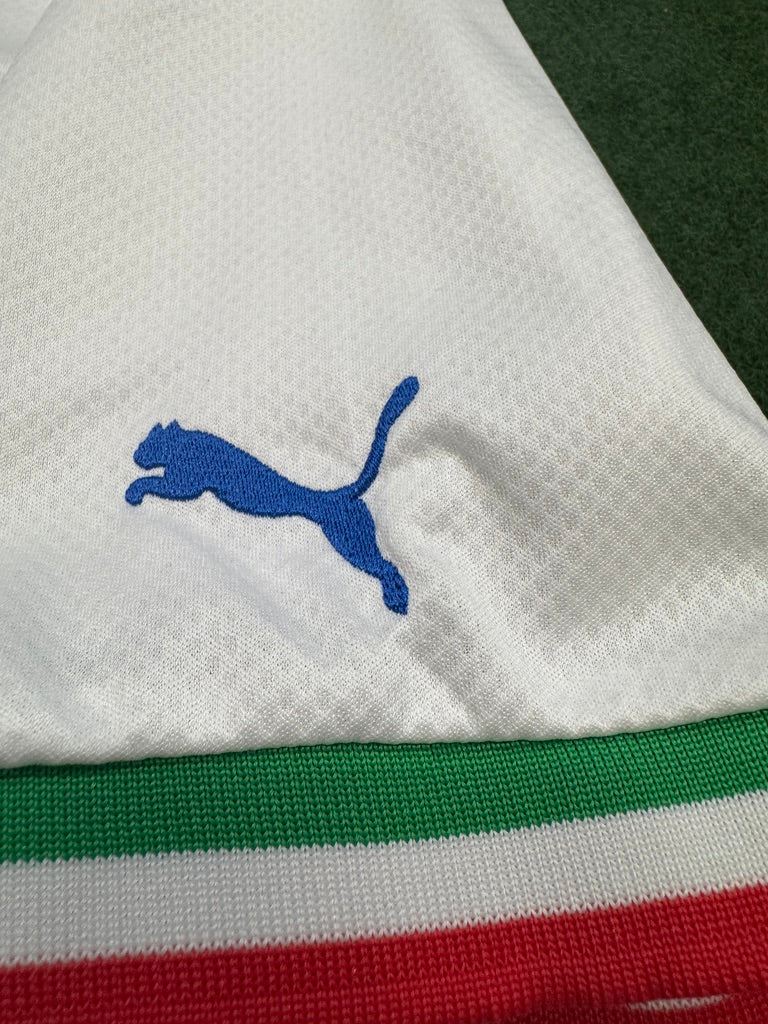 Italy 2022/23 Away Shirt | Retro Screamers