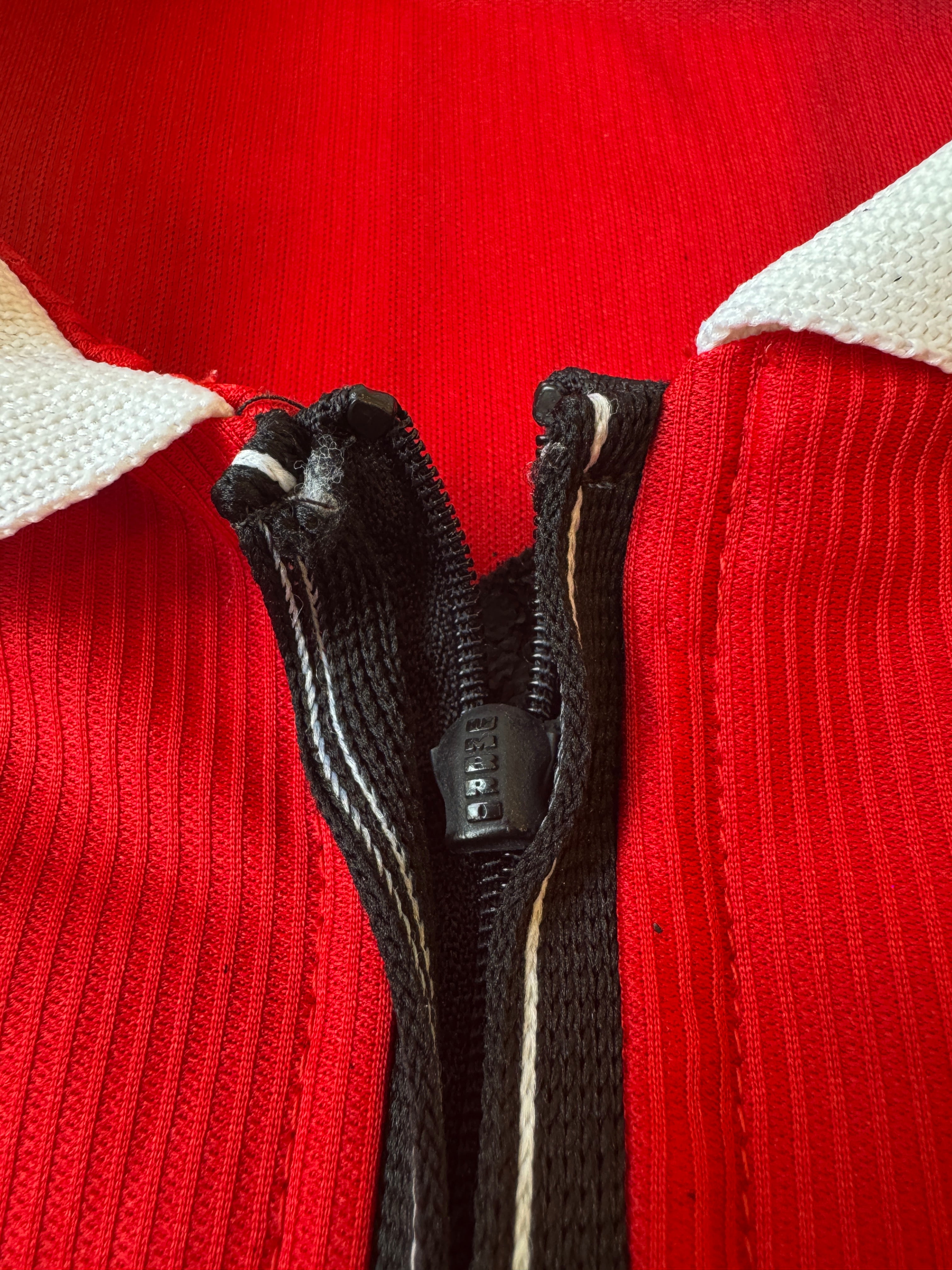 Manchester United 1998/00 David Beckham #7 Home Shirt | Retro Screamers