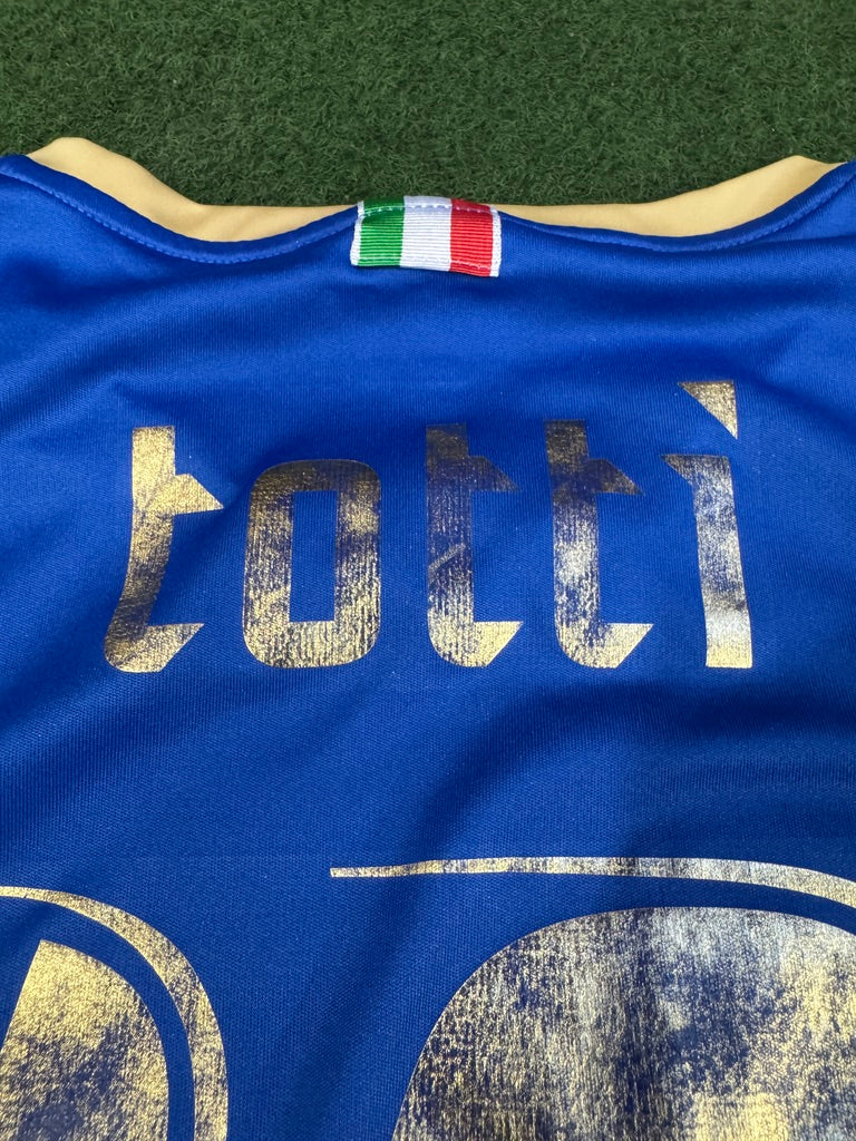 Italy 2007/08 Francesco Totti #10 Home Shirt | Retro Screamers