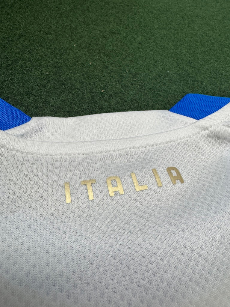 Italy 2022/23 Away Shirt | Retro Screamers