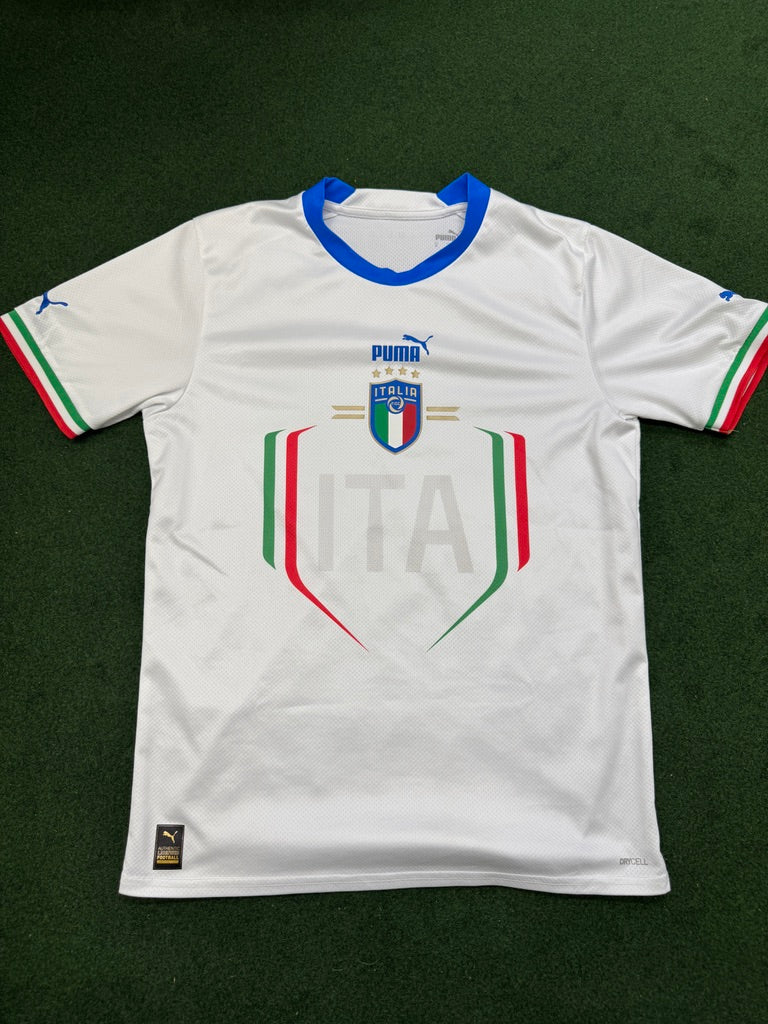Italy 2022/23 Away Shirt | Retro Screamers