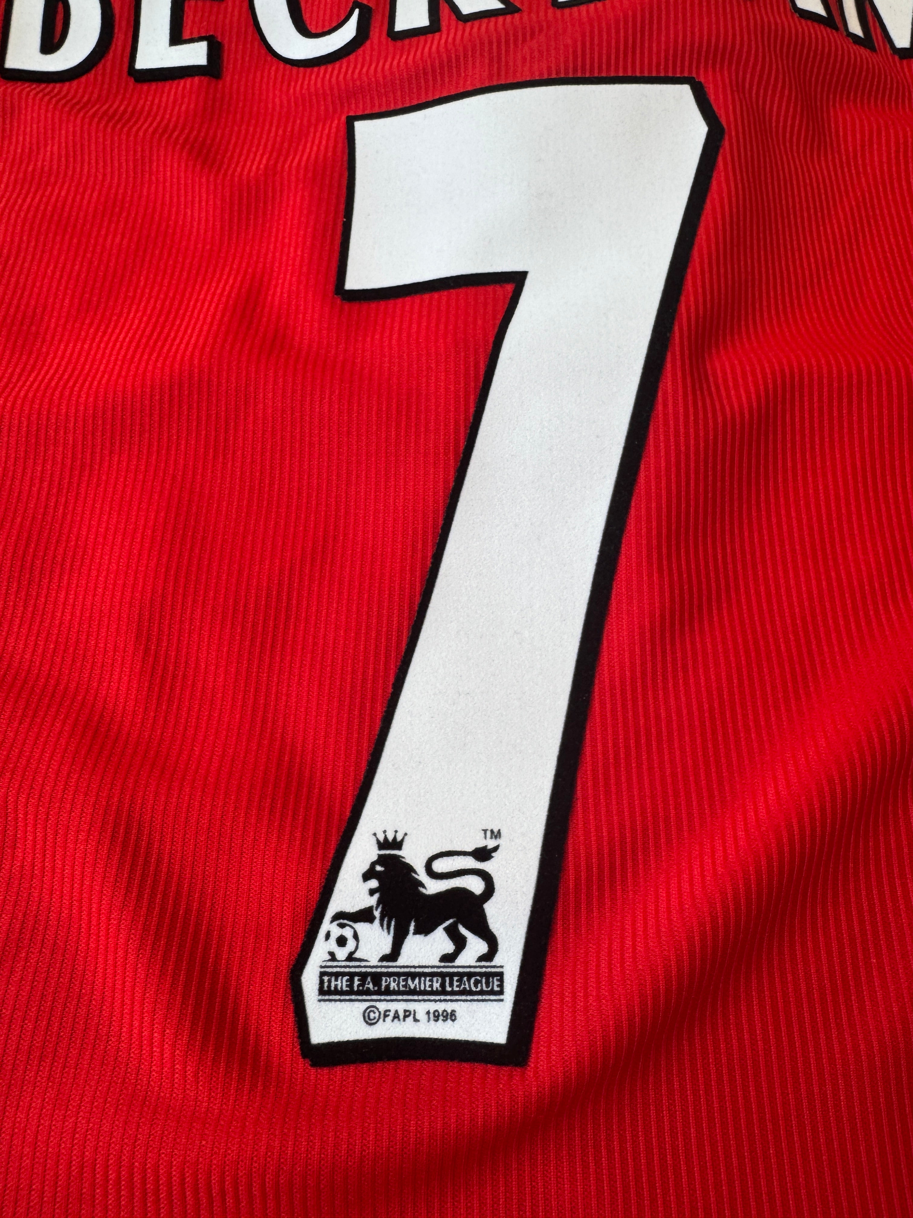 Manchester United 1998/00 David Beckham #7 Home Shirt | Retro Screamers