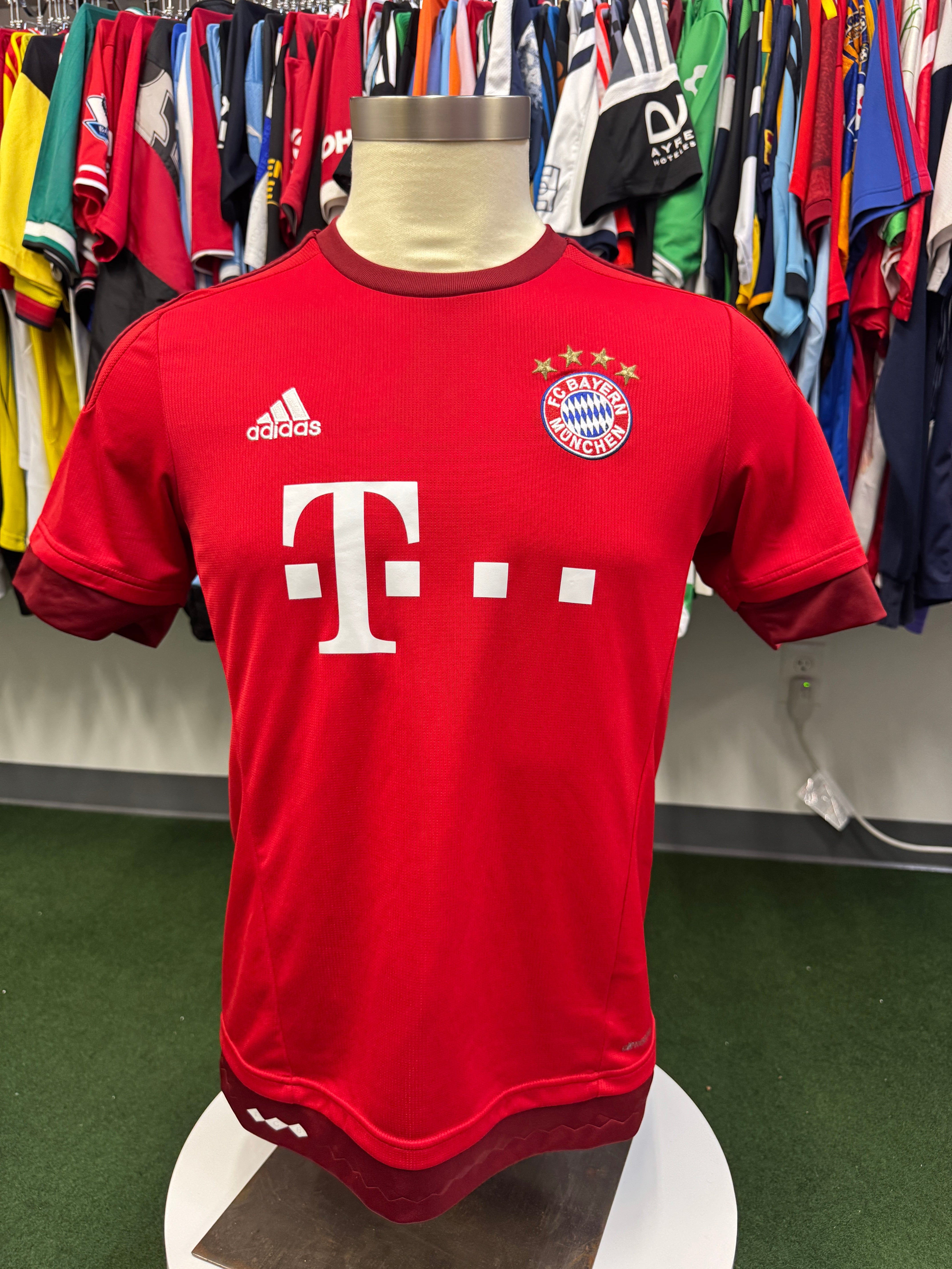 Bayern Munich 2015/16 Home | Retro Screamers