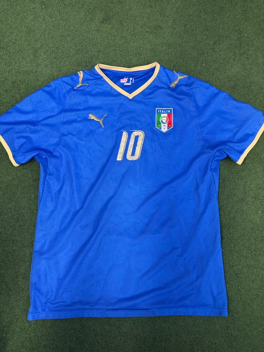 Italy 2007/08 Francesco Totti #10 Home Shirt | Retro Screamers