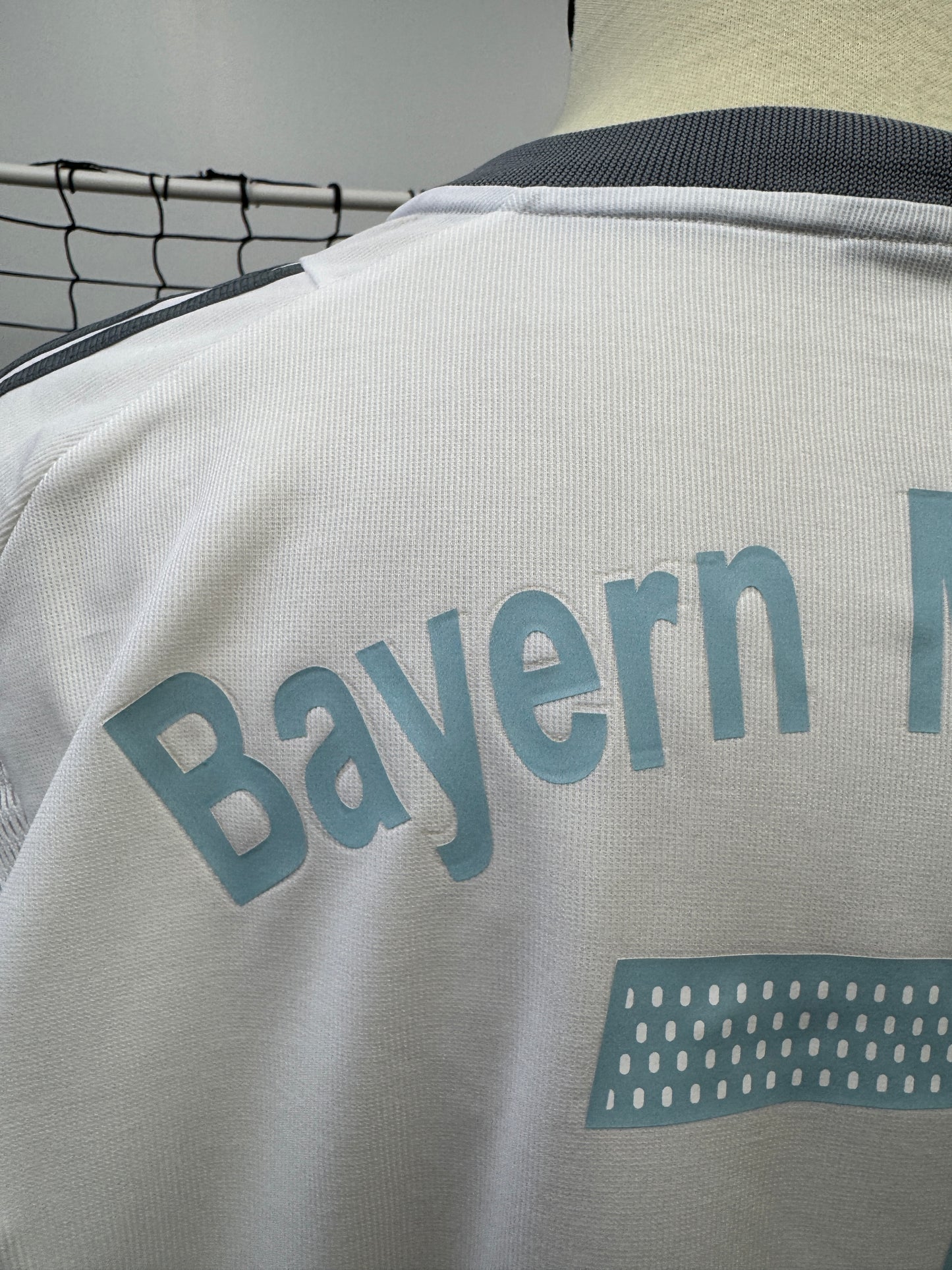 Bayern Munich 2002 Lizarazu #3 Away - XXL