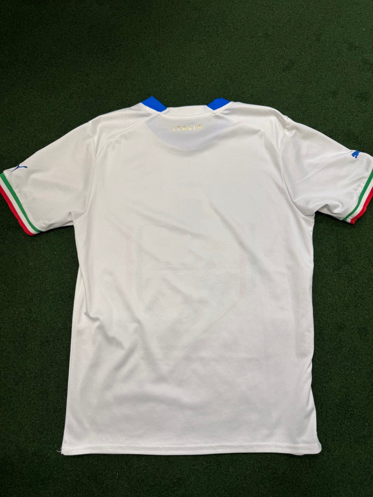 Italy 2022/23 Away Shirt | Retro Screamers
