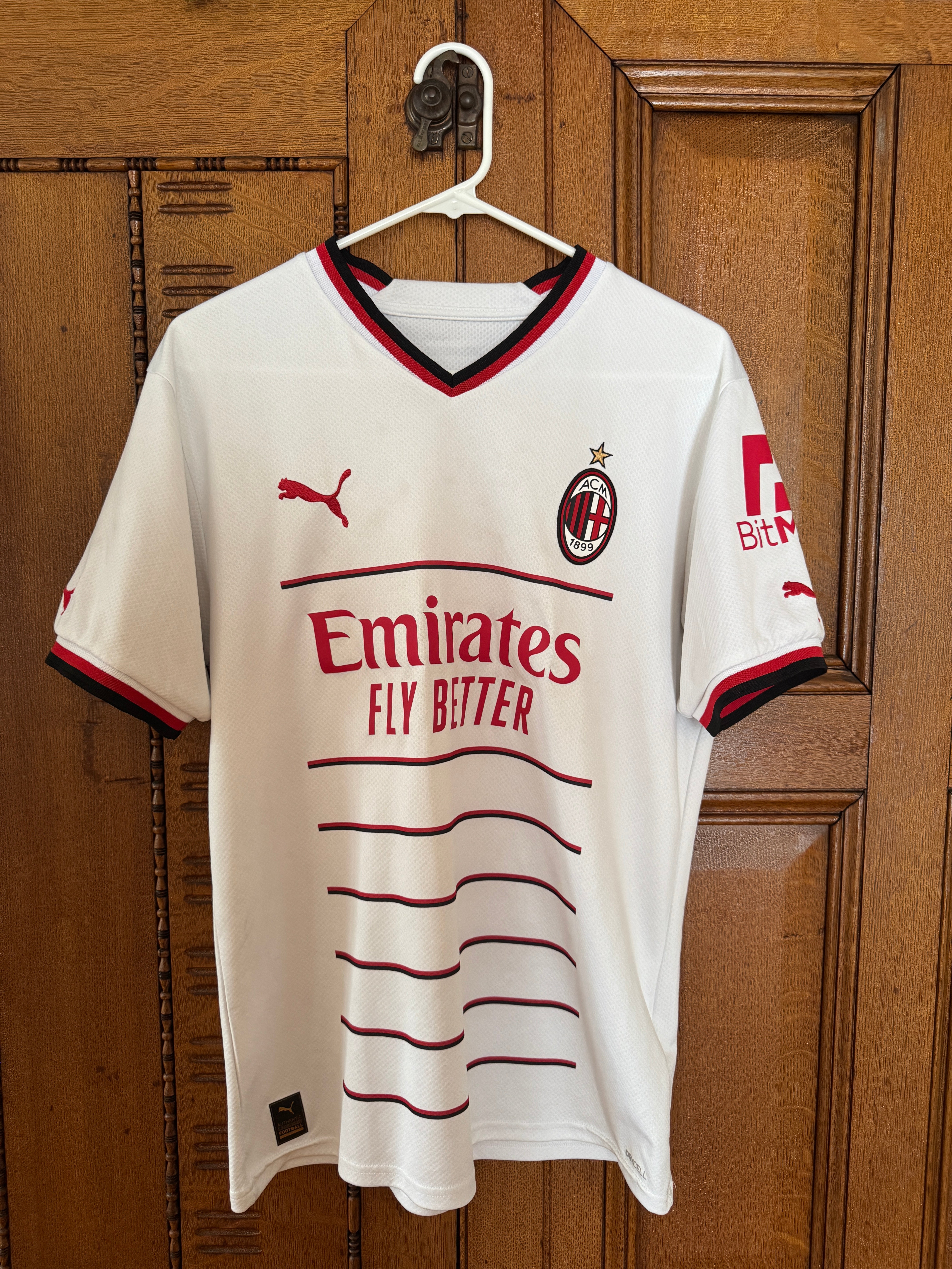 AC Milan 2022 Away Shirt - M