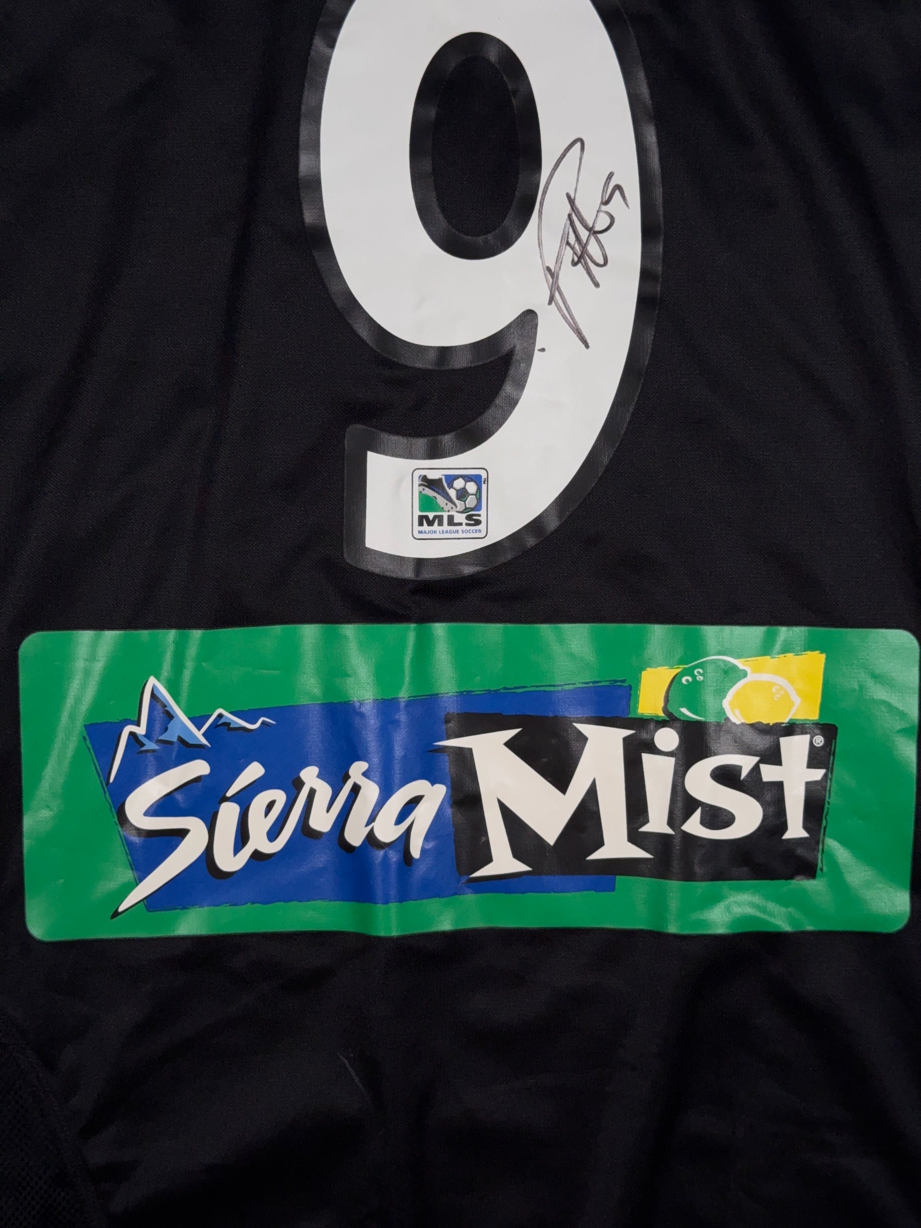 DC United 2005/06 Signed Freddy Adu #9 - M