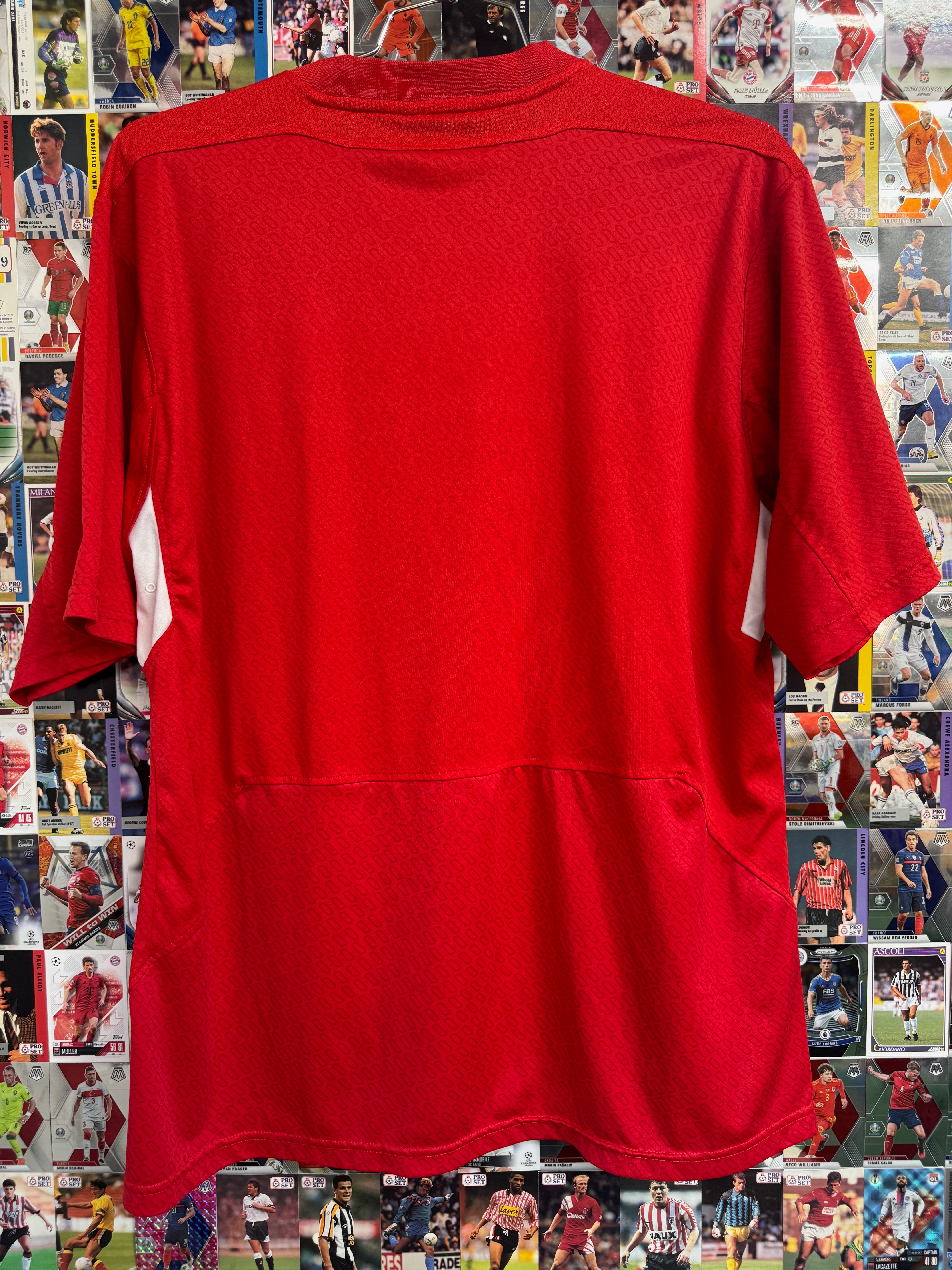 Liverpool 2004/05 Home Shirt | Retro Screamers