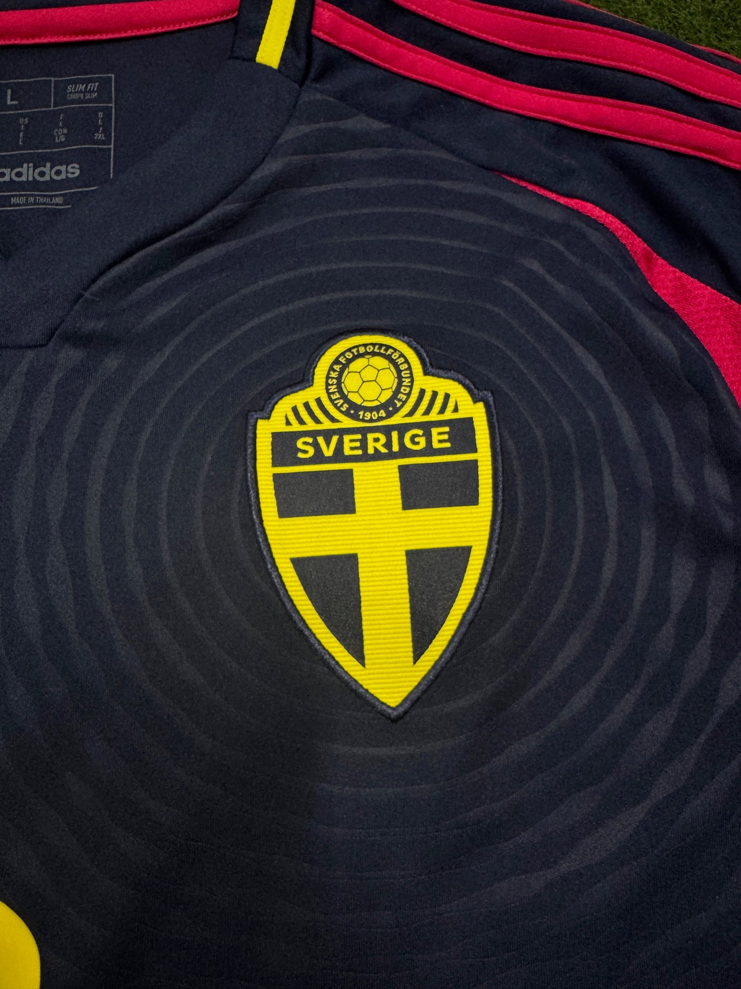 Sweden 2024 Isak #9 Away Shirt - L